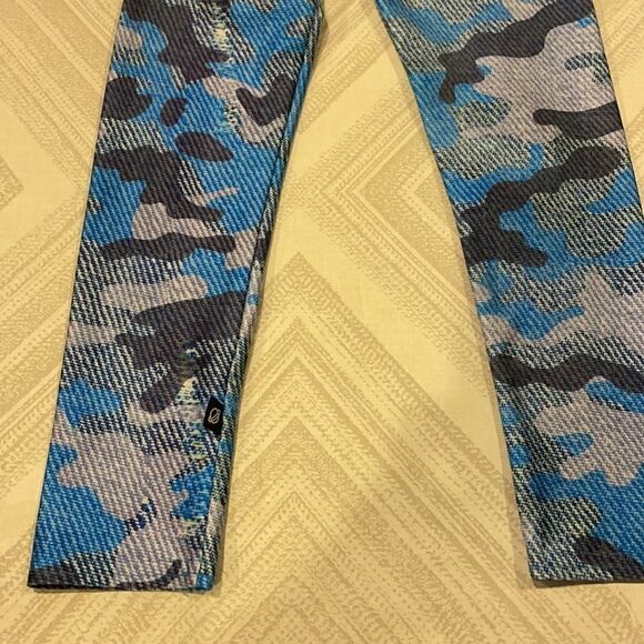 Terez Girls Camouflage Denim-Like Leggings - Picture 7 of 7